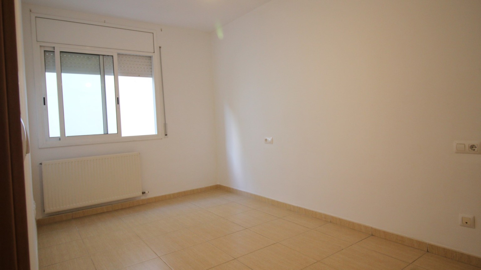 Luminoso piso en venta, con parking incluido, en Figueres