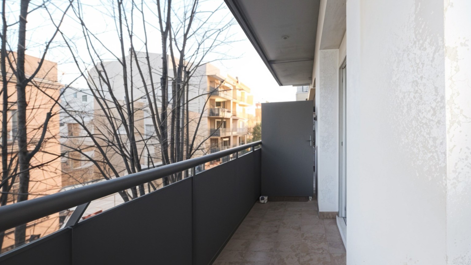 Luminoso piso en venta, con parking incluido, en Figueres