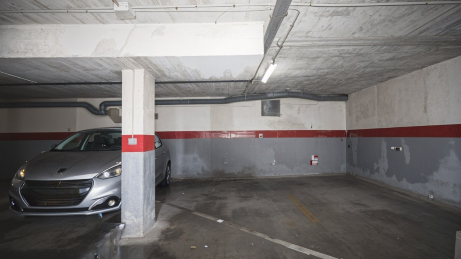 Luminoso piso en venta, con parking incluido, en Figueres