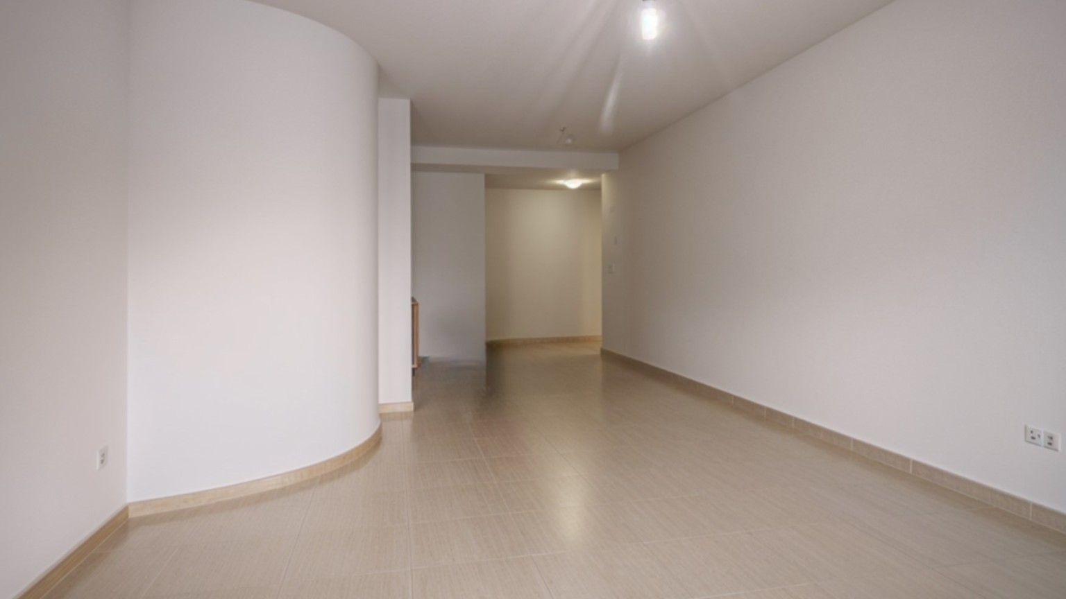 Luminoso piso en venta, con parking incluido, en Figueres