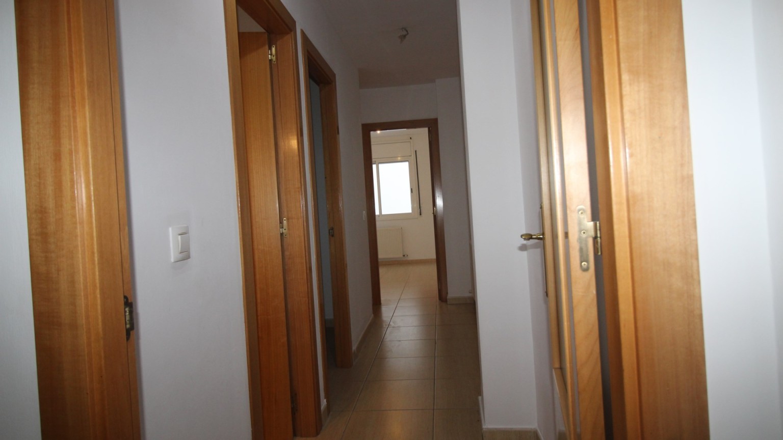 Luminoso piso en venta, con parking incluido, en Figueres