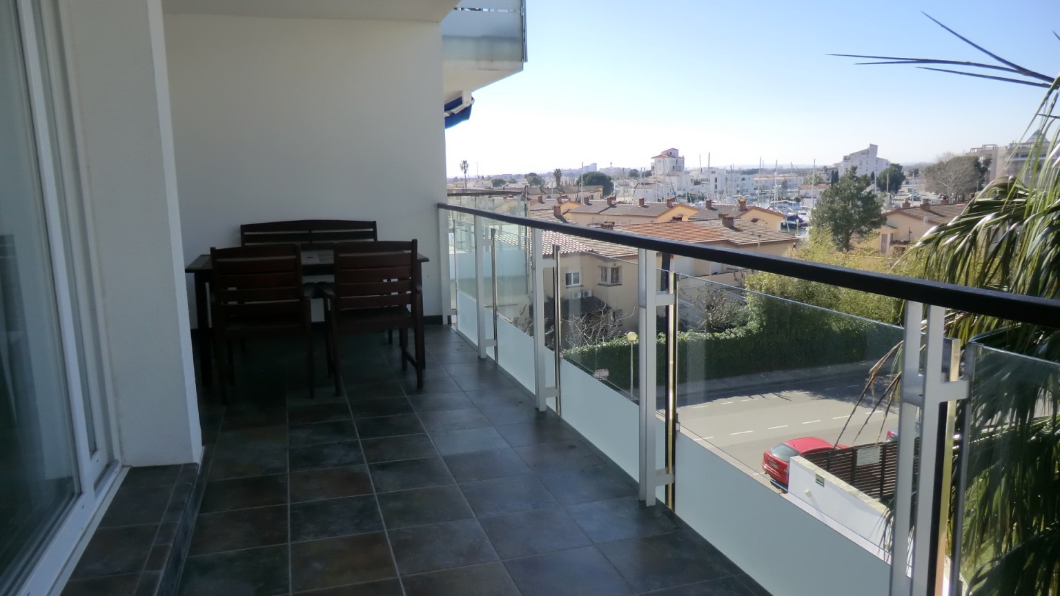 Apartamento en Sta. Margarita con 1 dormitorio, plaza de parking y piscina comunitaria. 