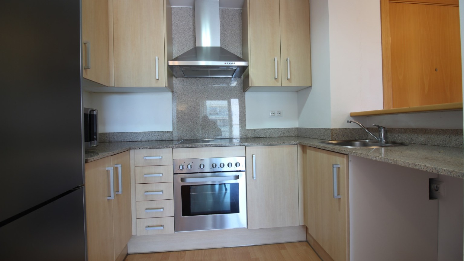 Apartamento en Sta. Margarita con 1 dormitorio, plaza de parking y piscina comunitaria. 