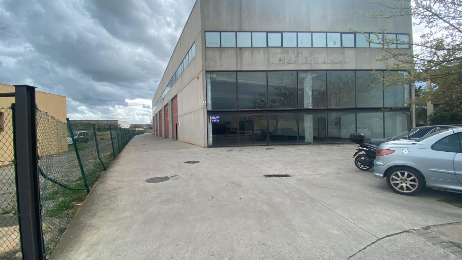 Nave industrial de alquiler en Vilafant.