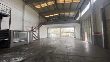 Nave industrial de alquiler en Vilafant.
