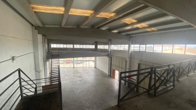 Nave industrial de alquiler en Vilafant.