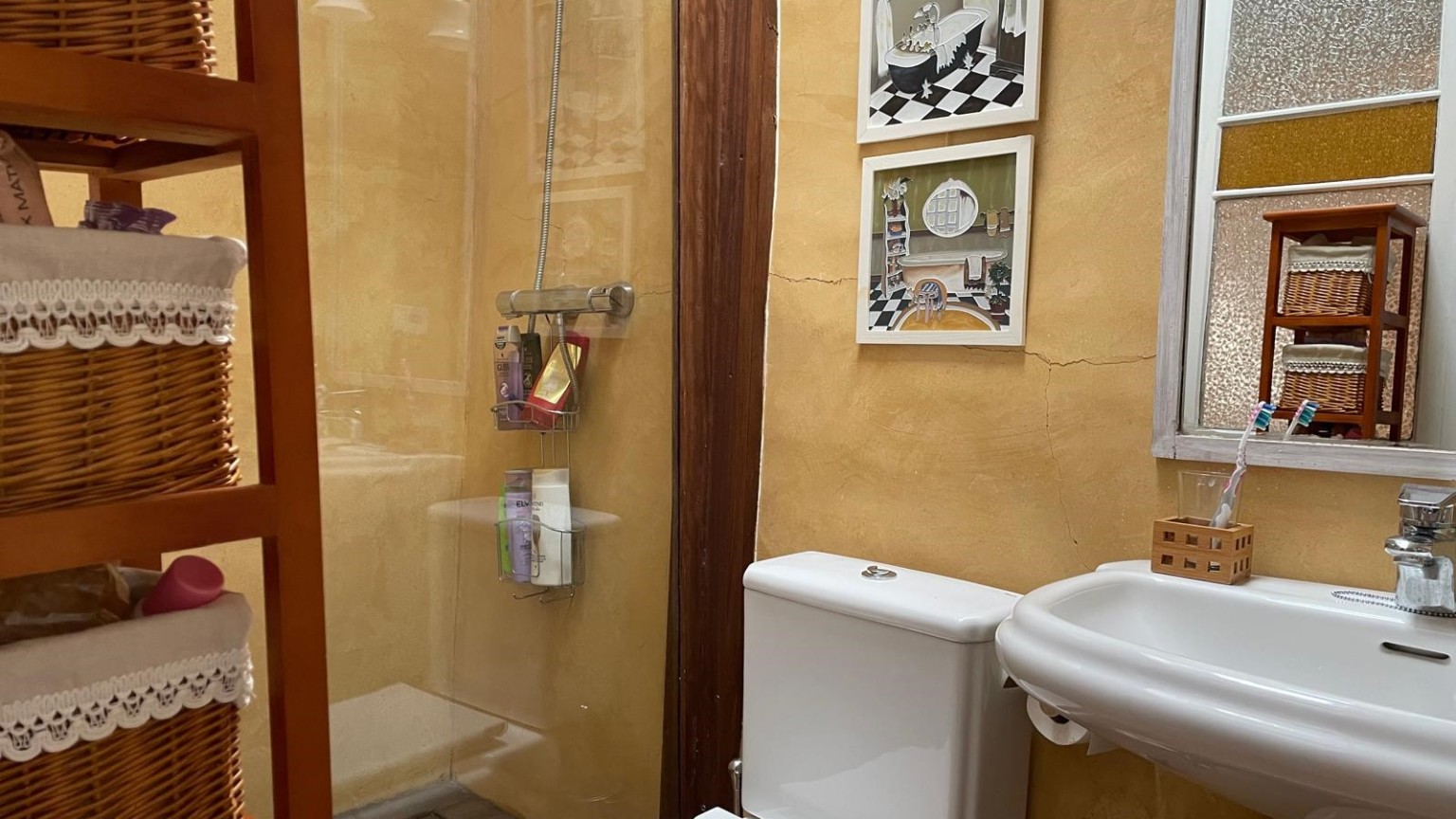 En venda casa rústica, restaurada, amb pati a Capmany