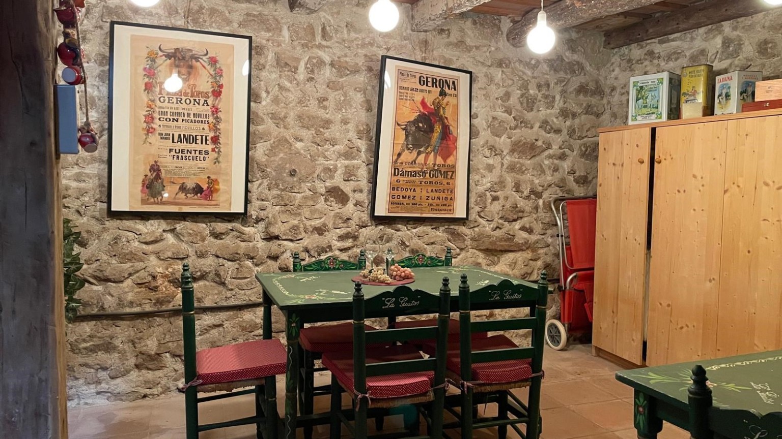 En venda casa rústica, restaurada, amb pati a Capmany