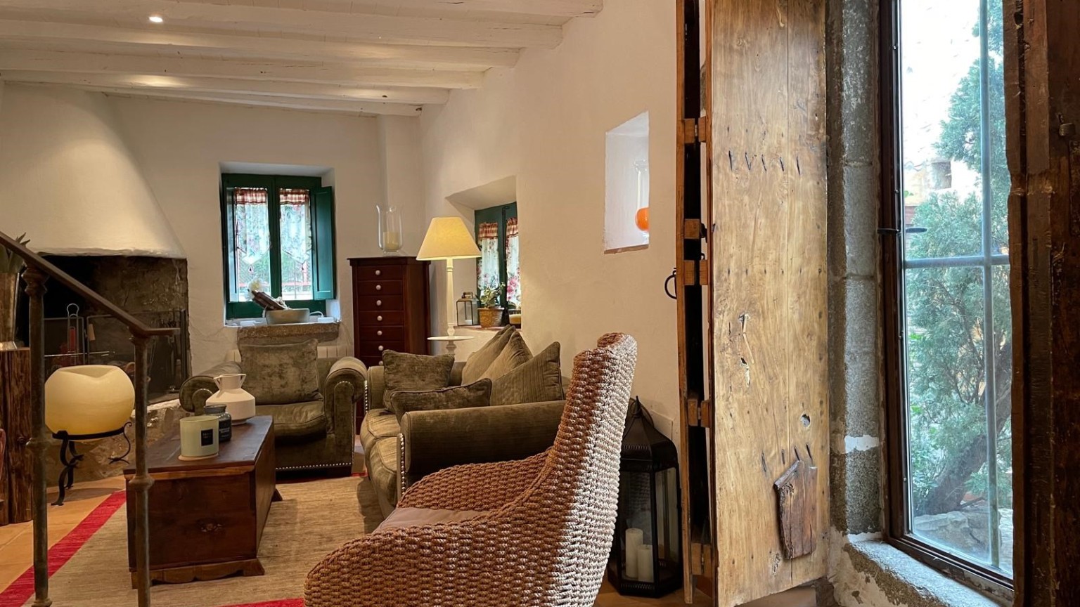 En venda casa rústica, restaurada, amb pati a Capmany