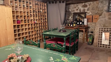 En venda casa rústica, restaurada, amb pati a Capmany