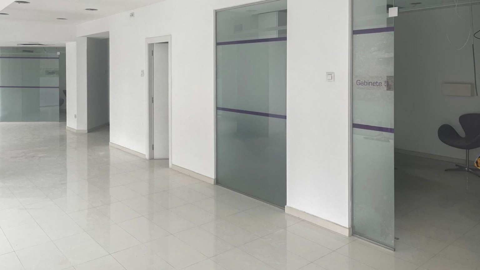 Oficina de alquiler, zona Eixample de Girona.