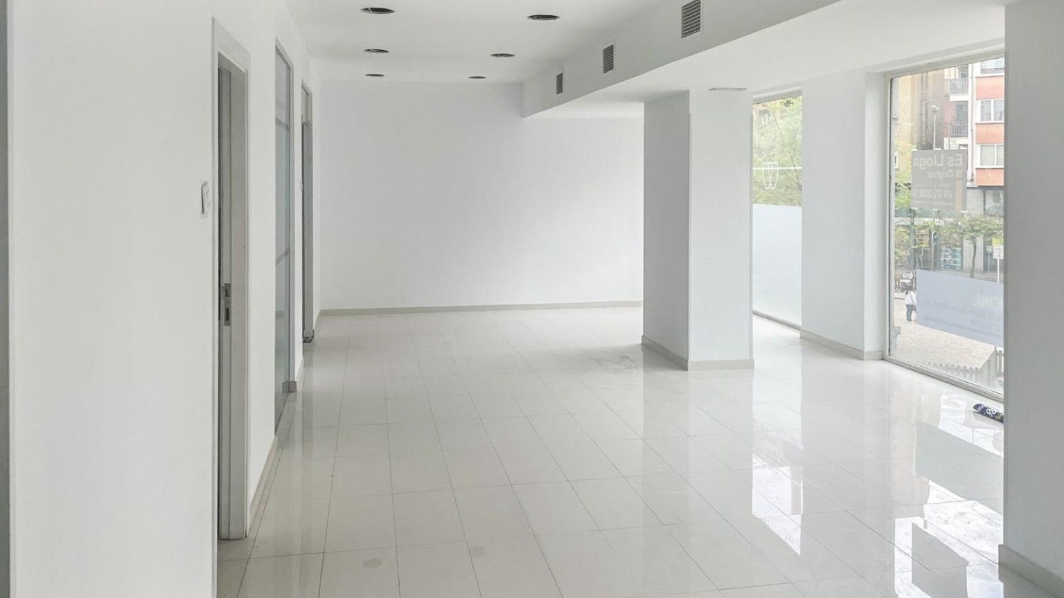 Oficina de alquiler, zona Eixample de Girona.