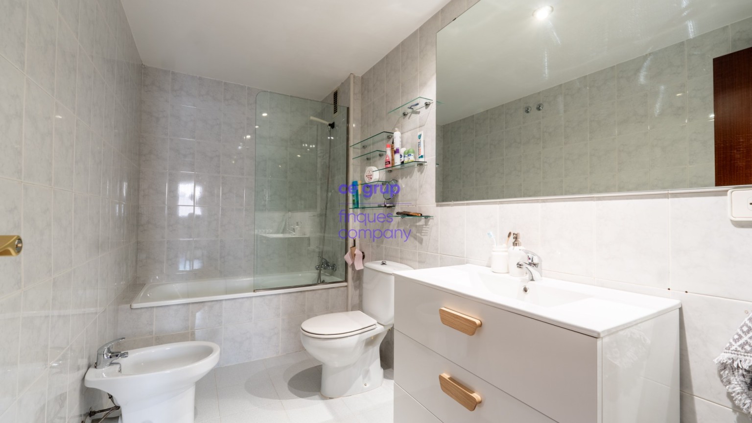 Piso en venta con aparcamiento y trastero