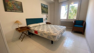 Piso de alquiler amueblado en el centro de Figueres, de 4 habitaciones y parking.
