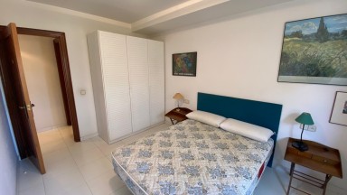 Piso de alquiler amueblado en el centro de Figueres, de 4 habitaciones y parking.