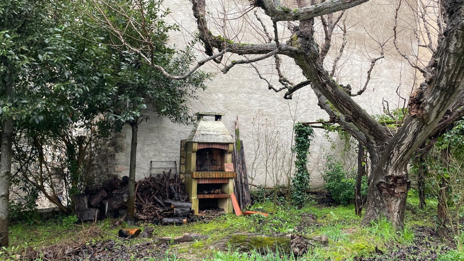 Rustic house for sale, with garden, in Sant Llorenç de la Muga