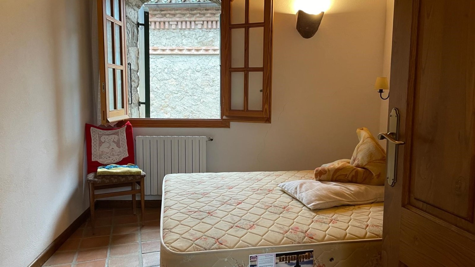 Rustic house for sale, with garden, in Sant Llorenç de la Muga