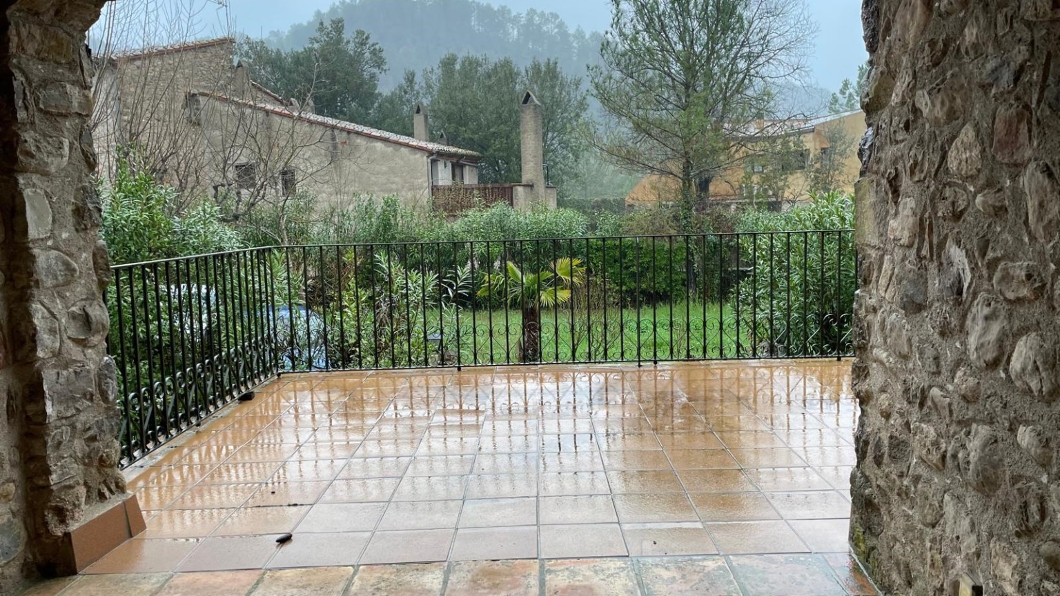 Rustic house for sale, with garden, in Sant Llorenç de la Muga
