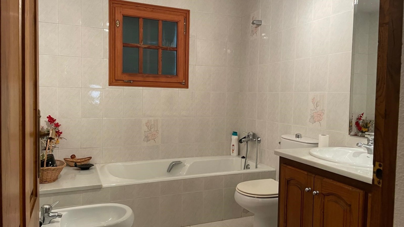 Rustic house for sale, with garden, in Sant Llorenç de la Muga