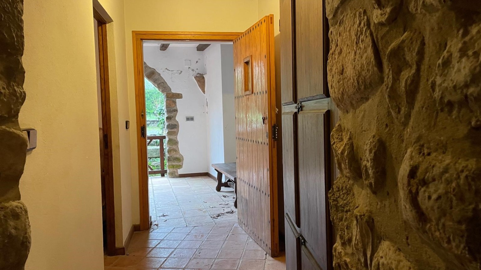 Rustic house for sale, with garden, in Sant Llorenç de la Muga