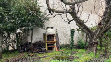 Rustic house for sale, with garden, in Sant Llorenç de la Muga