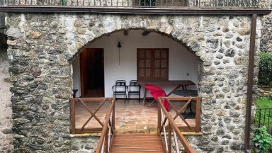 Rustic house for sale, with garden, in Sant Llorenç de la Muga