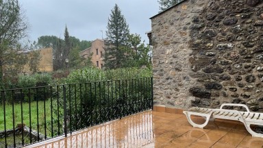 Rustic house for sale, with garden, in Sant Llorenç de la Muga