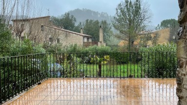 Rustic house for sale, with garden, in Sant Llorenç de la Muga