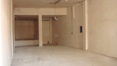 Local de alquiler, de 120m2, en la Devesa de Girona. 
