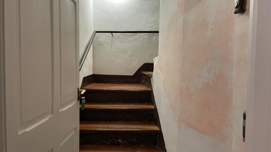 Casa de pueblo, en el centro de Sant Llorenç de la Muga para reformar. 	