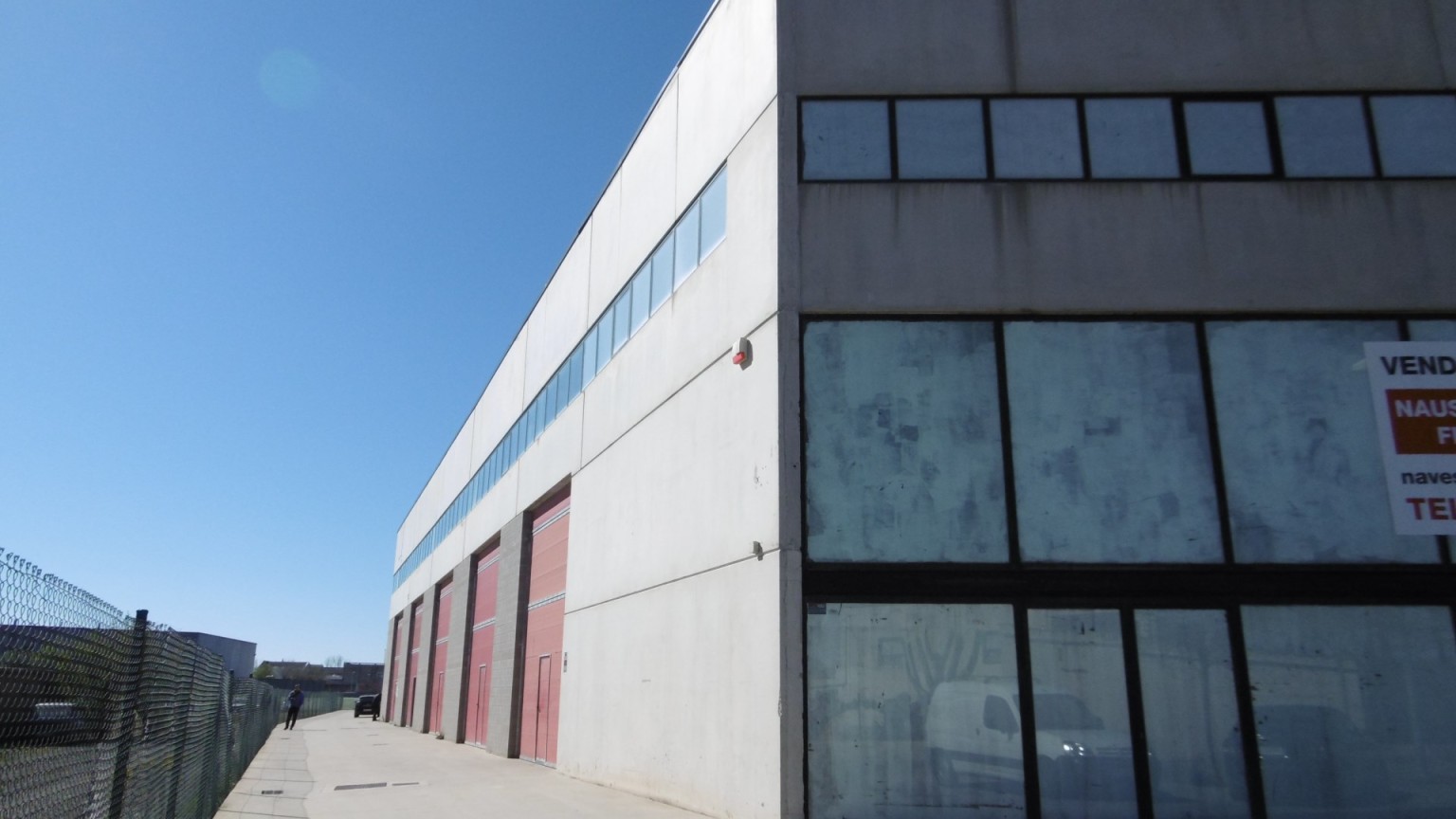 Nave industrial de alquiler en Vilafant.