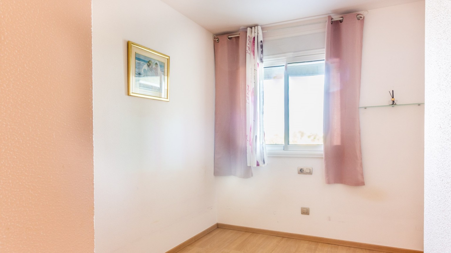 Apartamento en alquiler,  complejo residencial Port gran, con dos dormitorios, parking y trastero.