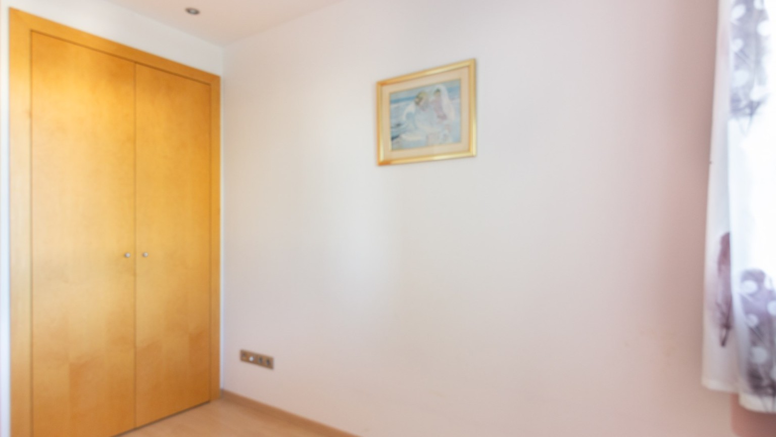 Apartamento en alquiler,  complejo residencial Port gran, con dos dormitorios, parking y trastero.