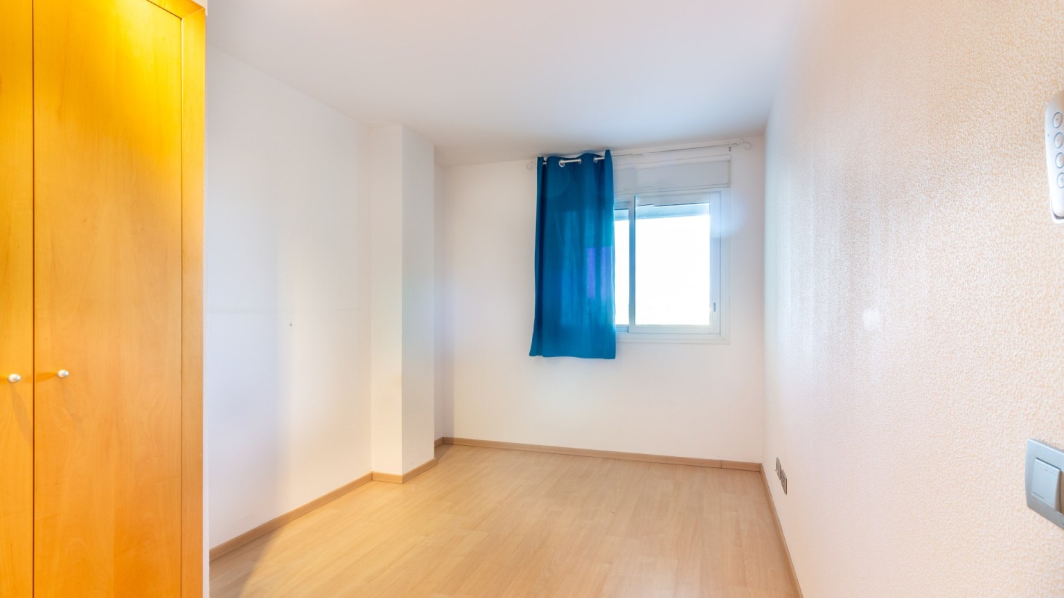 Apartamento en alquiler,  complejo residencial Port gran, con dos dormitorios, parking y trastero.
