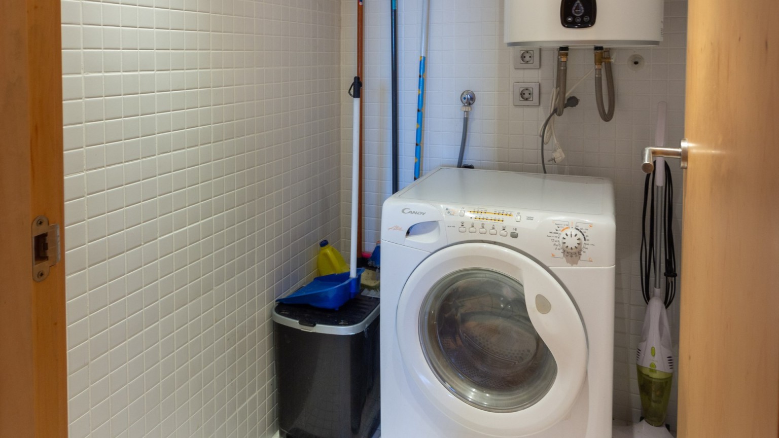 Apartamento en alquiler,  complejo residencial Port gran, con dos dormitorios, parking y trastero.