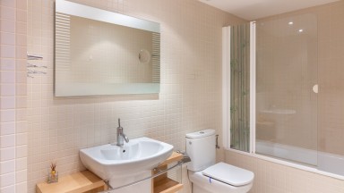 Apartamento en alquiler,  complejo residencial Port gran, con dos dormitorios, parking y trastero.