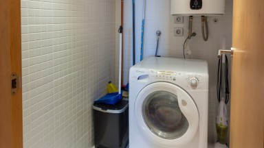 Apartamento en alquiler,  complejo residencial Port gran, con dos dormitorios, parking y trastero.