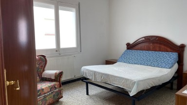 Piso en venta de 3 dormitorios, zona parc Bosc, en Figueres