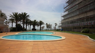 Estudio en venta, con LICENCIA TURISTICA frente al mar, en Roses 