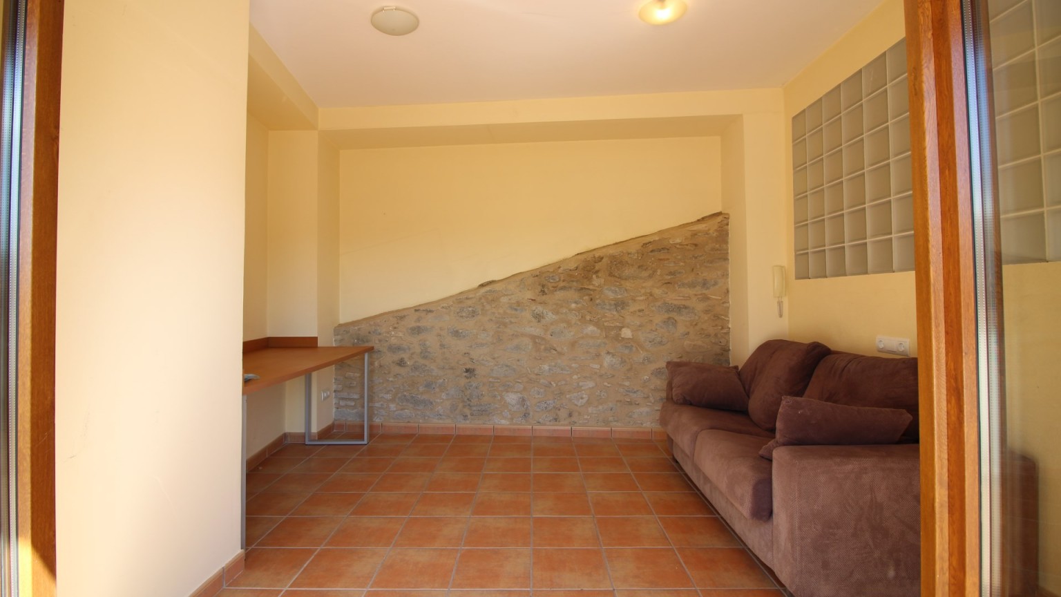 Casa al centre de Palau Saverdera,. amb 5 dormitoris.