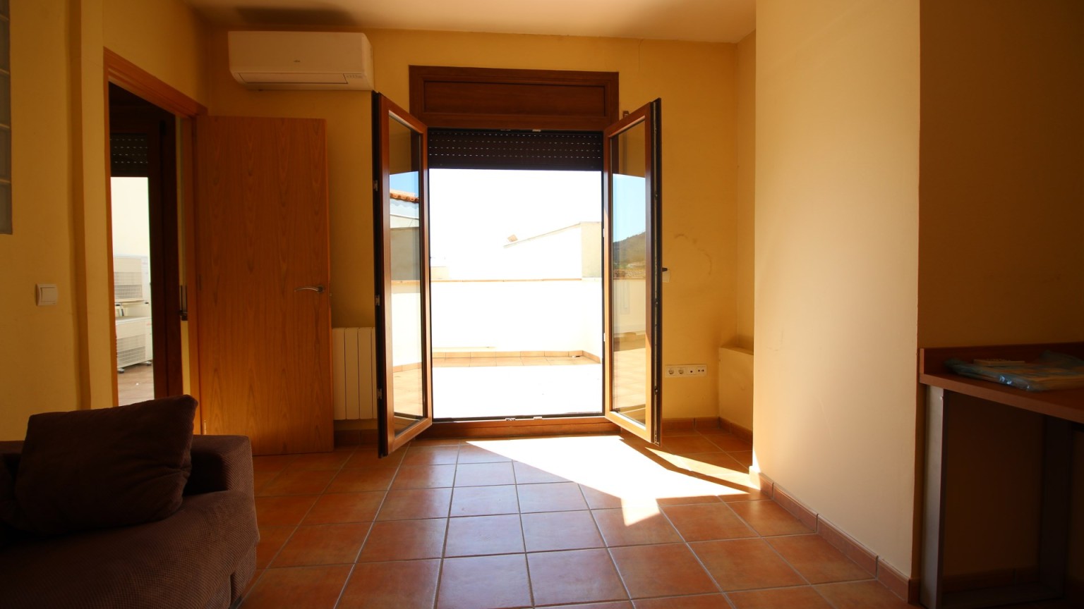 Casa al centre de Palau Saverdera,. amb 5 dormitoris.