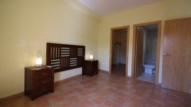 Casa al centre de Palau Saverdera,. amb 5 dormitoris.