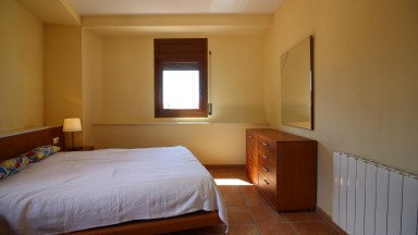 Casa al centre de Palau Saverdera,. amb 5 dormitoris.