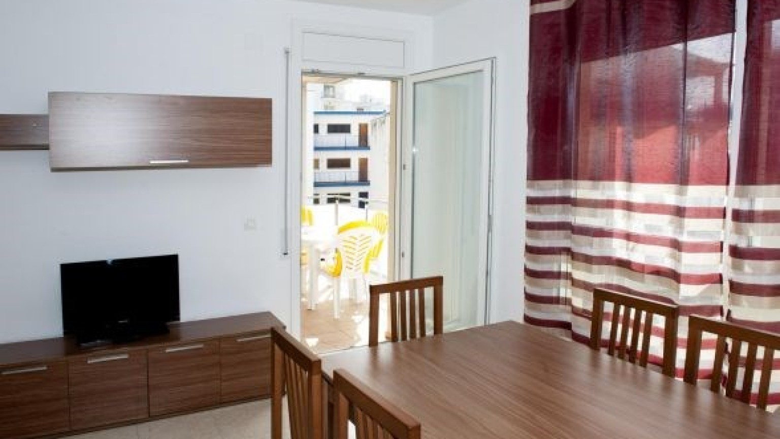 Apartamento de alquiler, en Sta. Margarita, con 2 dormitoriso y plaza de parking.