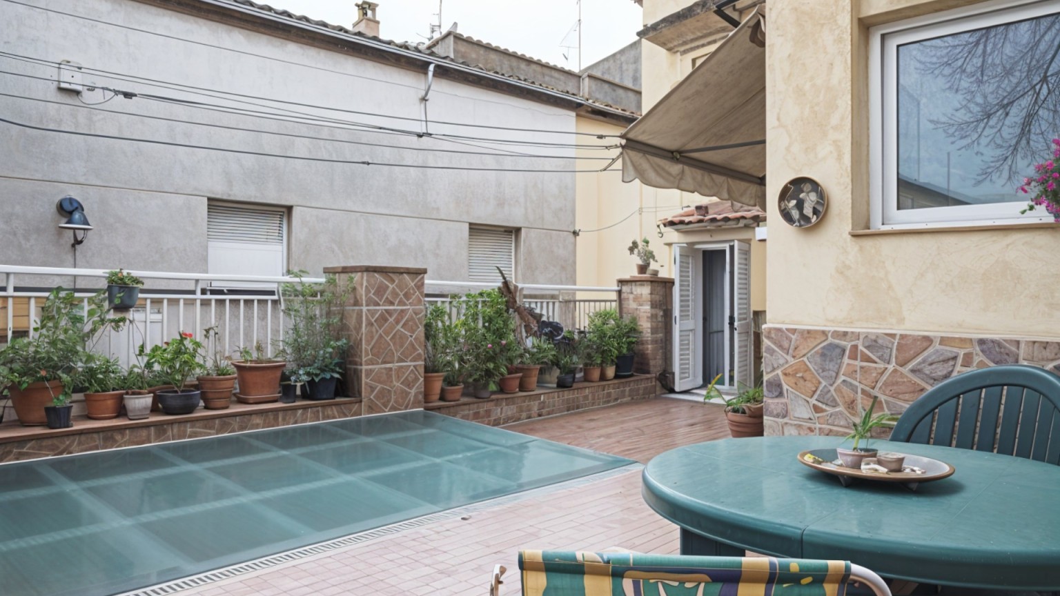 Magnífica casa en venta, de tres plantas, en Borrassà