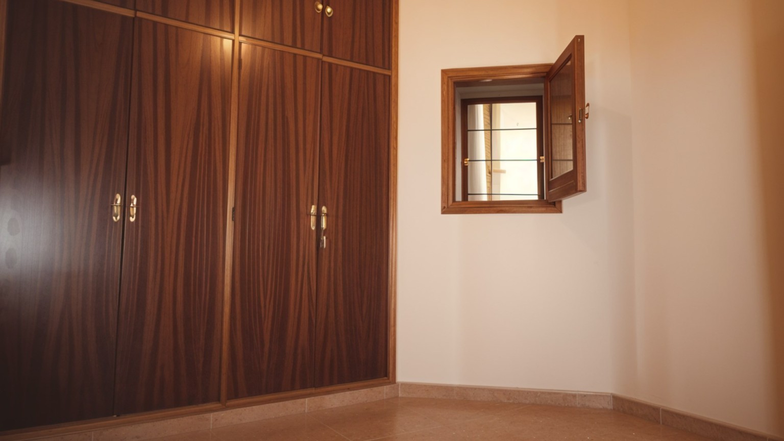 Magnífica casa en venta, de tres plantas, en Borrassà