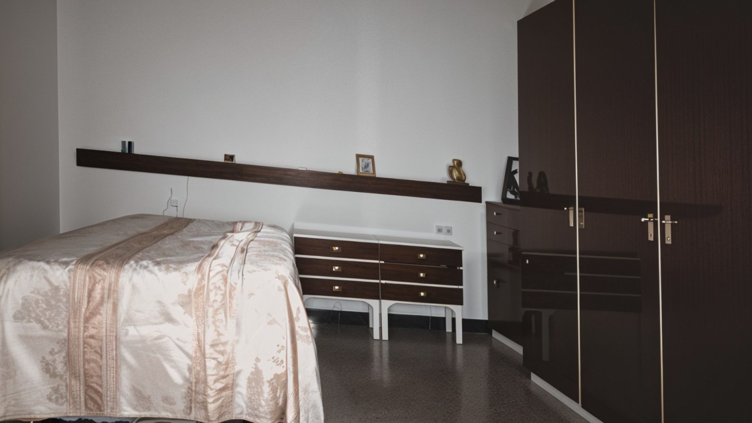 Magnífica casa en venta, de tres plantas, en Borrassà