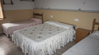Magnífica casa en venta, de tres plantas, en Borrassà