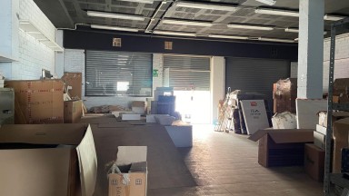 For sale commercial premises of 223,41 m² with terrace of 462,46 m², ideal for business