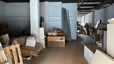 For sale commercial premises of 223,41 m² with terrace of 462,46 m², ideal for business